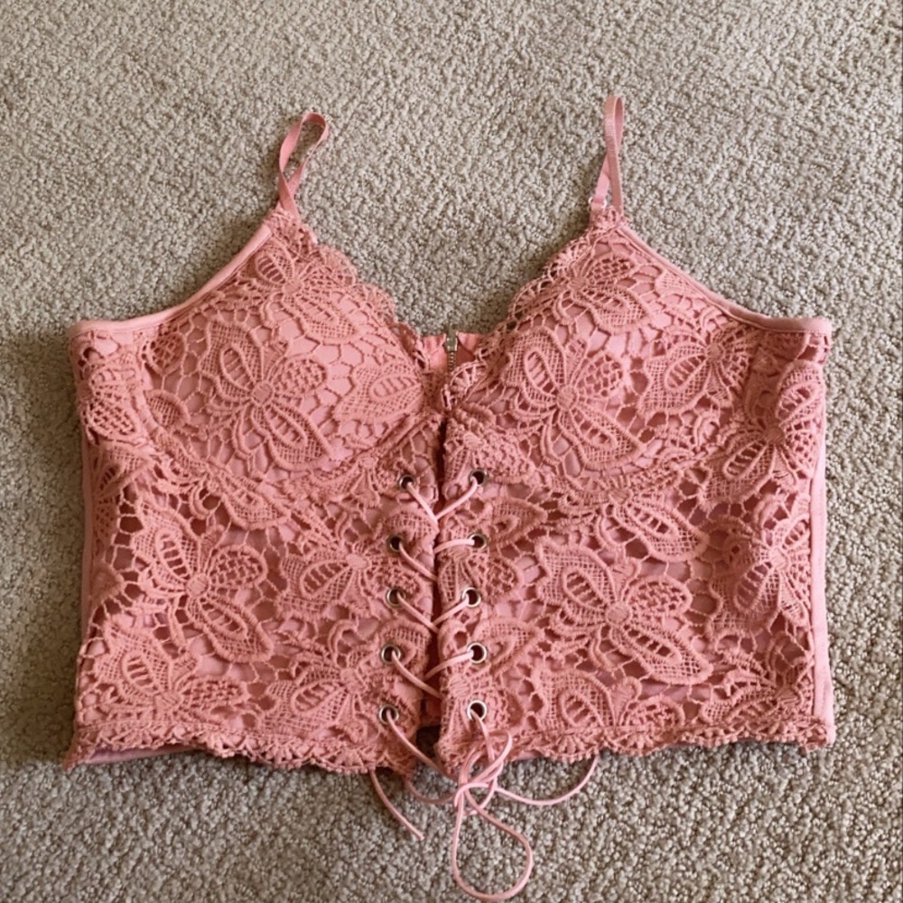 pink tank top
